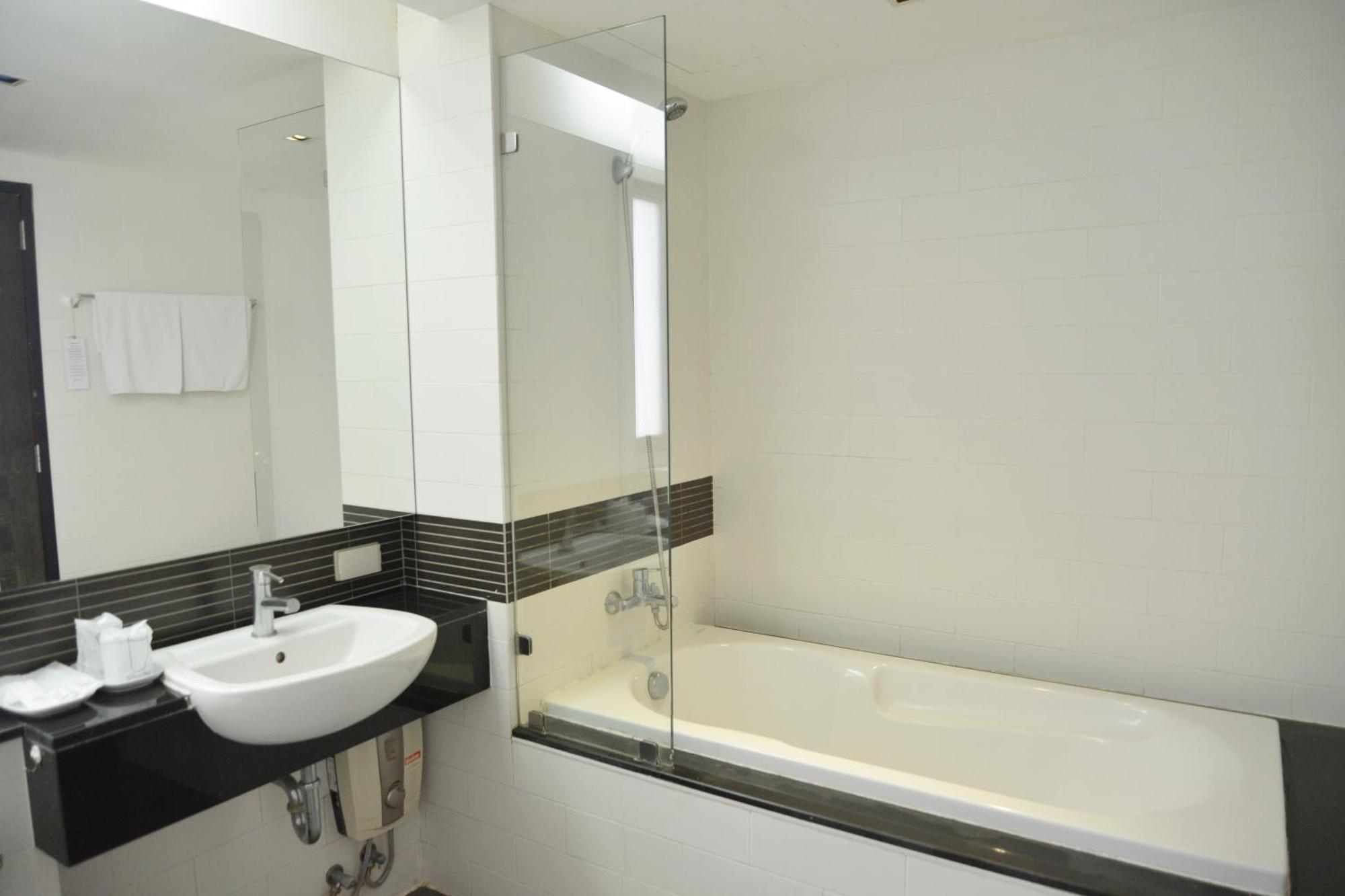 The Mini R Ratchada Hotel Банкок Екстериор снимка