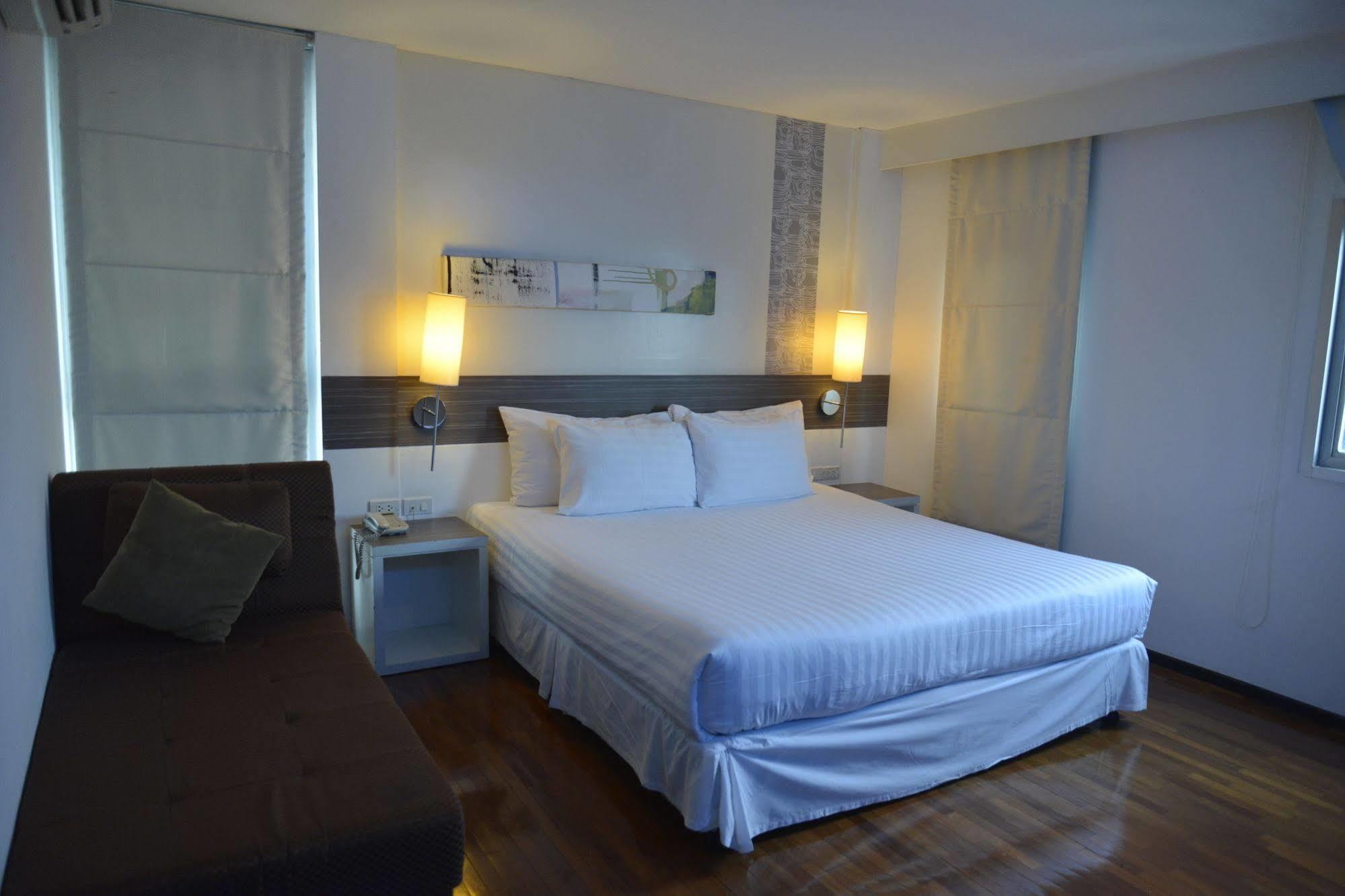 The Mini R Ratchada Hotel Банкок Екстериор снимка