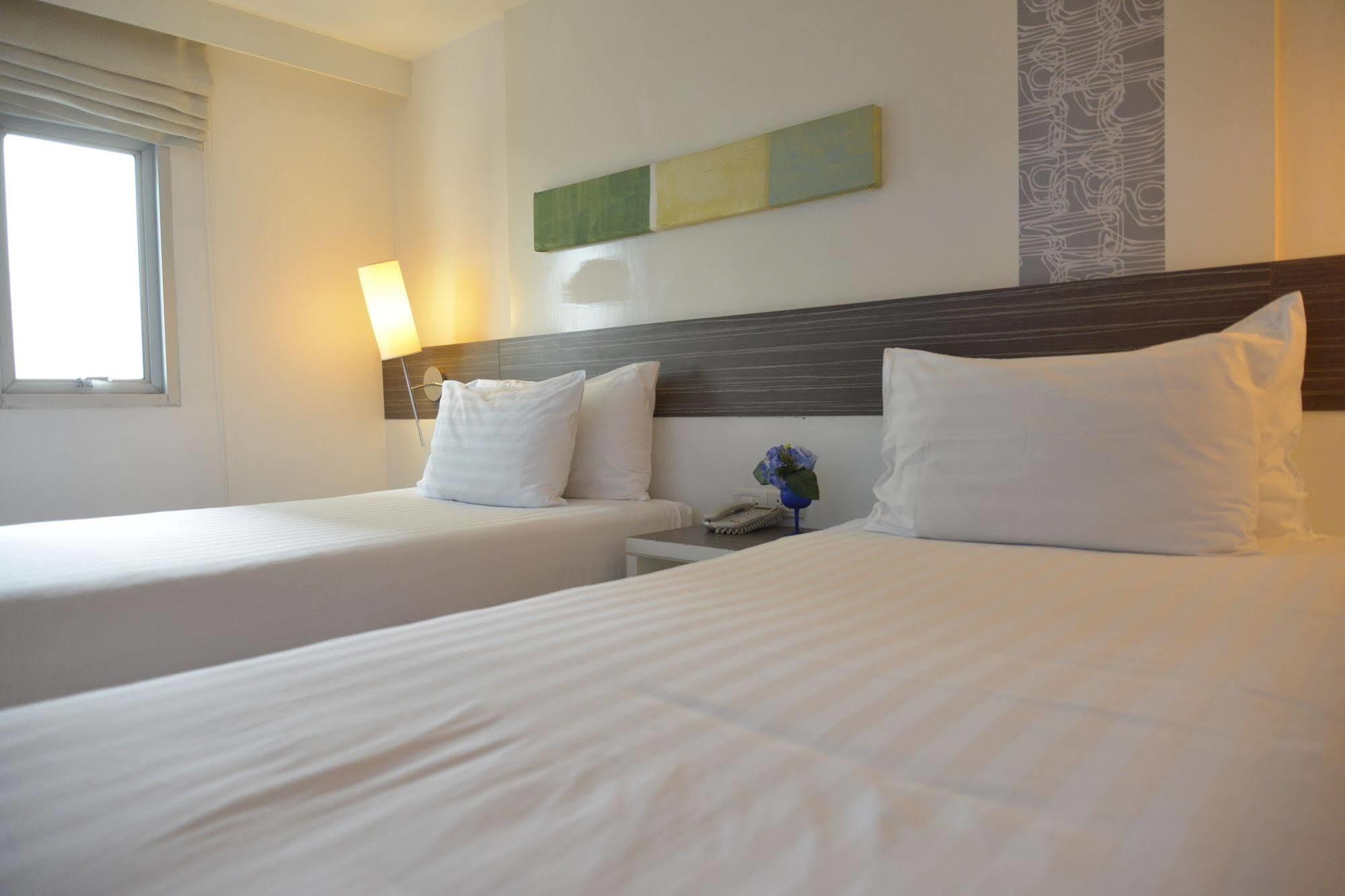 The Mini R Ratchada Hotel Банкок Екстериор снимка
