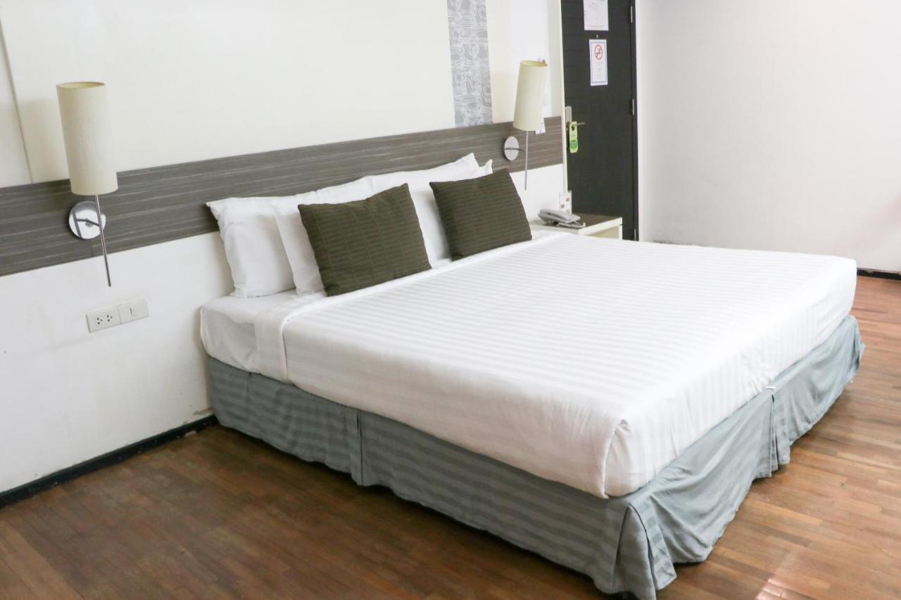 The Mini R Ratchada Hotel Банкок Екстериор снимка